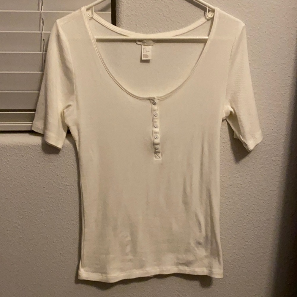 Half sleeve cream/white top
